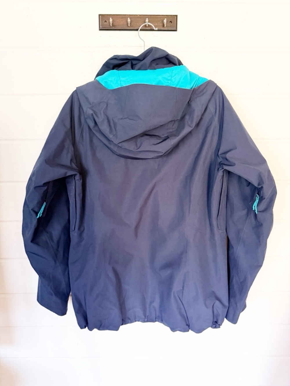 Patagonia Gore-Tex Waterproof Insulated Ski Snowboard Jacket Blue Teal Women’s L - Picture 9 of 10